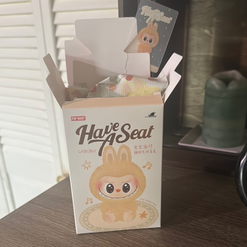 Baba Pop Mart Labubu 'Have A Seat' Figure